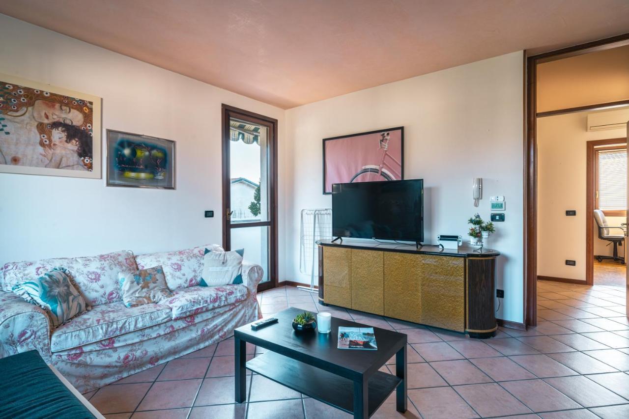 Апартаменти Te Vojo Ben -Furnished Flat- Санта-Марія-ді-Сала Екстер'єр фото